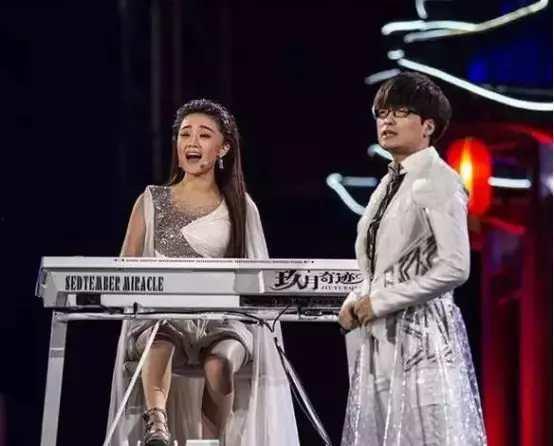 王小玮家庭背景 第2张 王小玮家庭背景 第2张