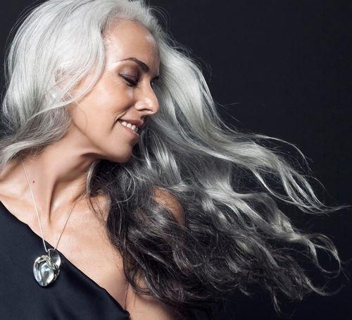 yasmina rossi个人资料,才华横溢的作家与女性权益倡导者  第3张