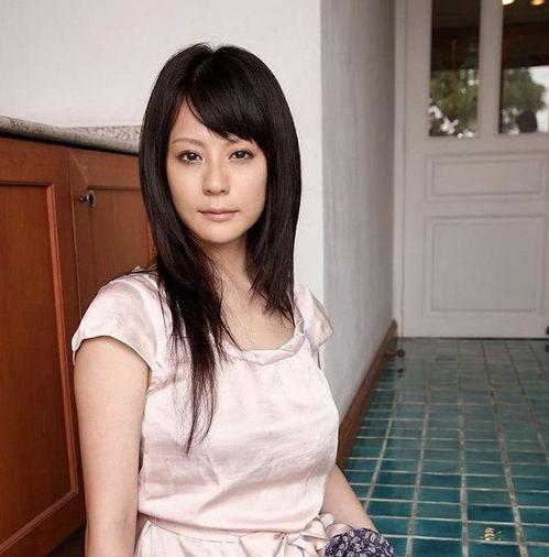 爱田奈奈生活照,生活照中的甜美瞬间  第2张