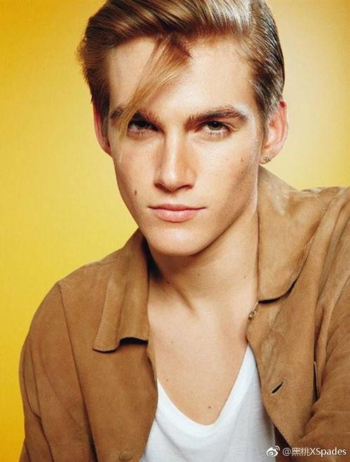 意大利网红男模,时尚界的璀璨明星  第3张